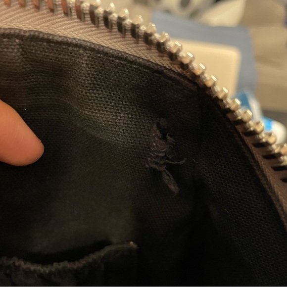 Givenchy Medium Antigona bag in Pearl Grey - Picture 8 of 9